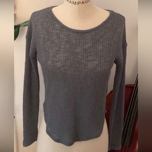 Aéropostal Open back knitted shirt